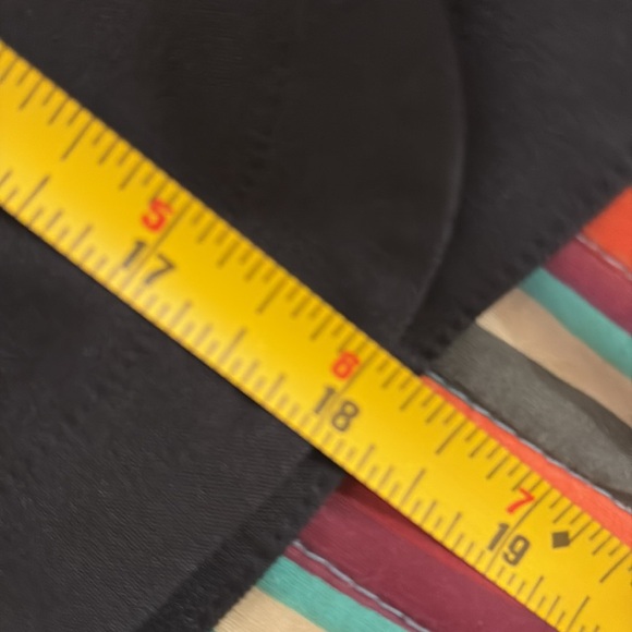 - Lady Hagen size extra small 10 inch inseam. Pull on shorts. Tummy contro… - Picture 9 of 14